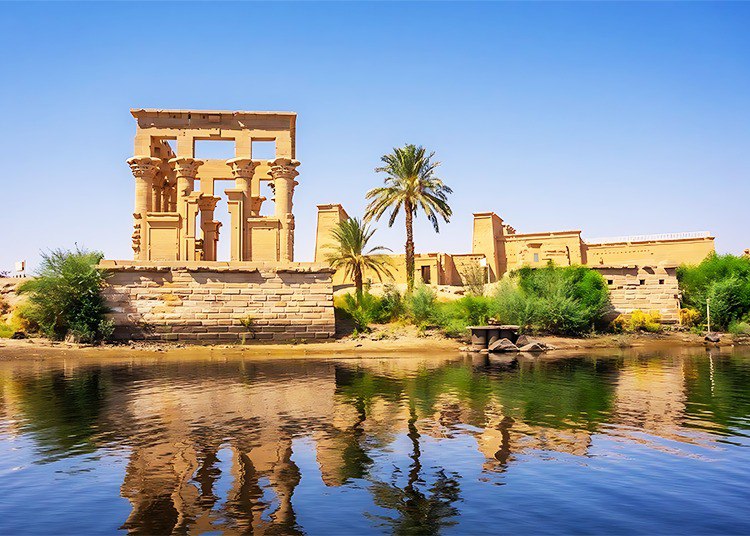 رحلة عبر الزمن: استكشاف آثار أسوان مع خبراء أوبال